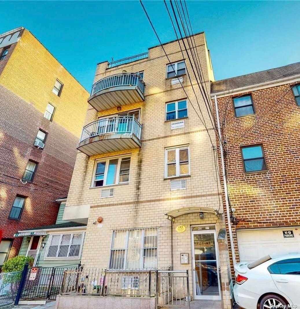 Condo in Flushing - Judge  Queens, NY 11373