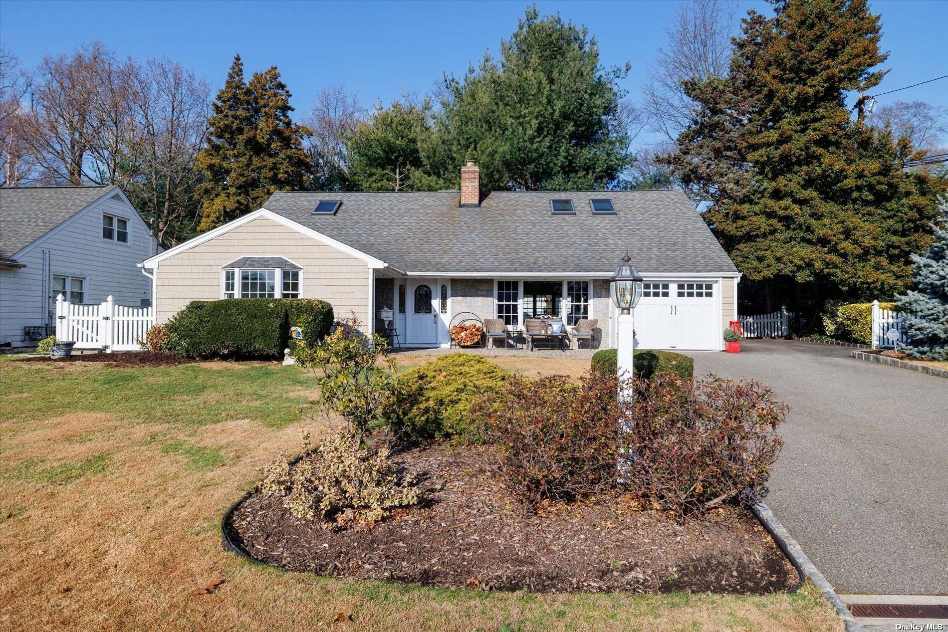 Single Family in Manhasset - Rolling Hill  Nassau, NY 11030