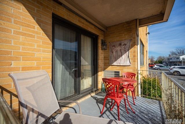 Beautiful and spacious 1 bedroom, 1 bath co-op with canal view! Private patio to enjoy watching the boats go by. Newly renovated kitchen, In-ground pool and common area with washer/dryer. A must see!! This one wont last.