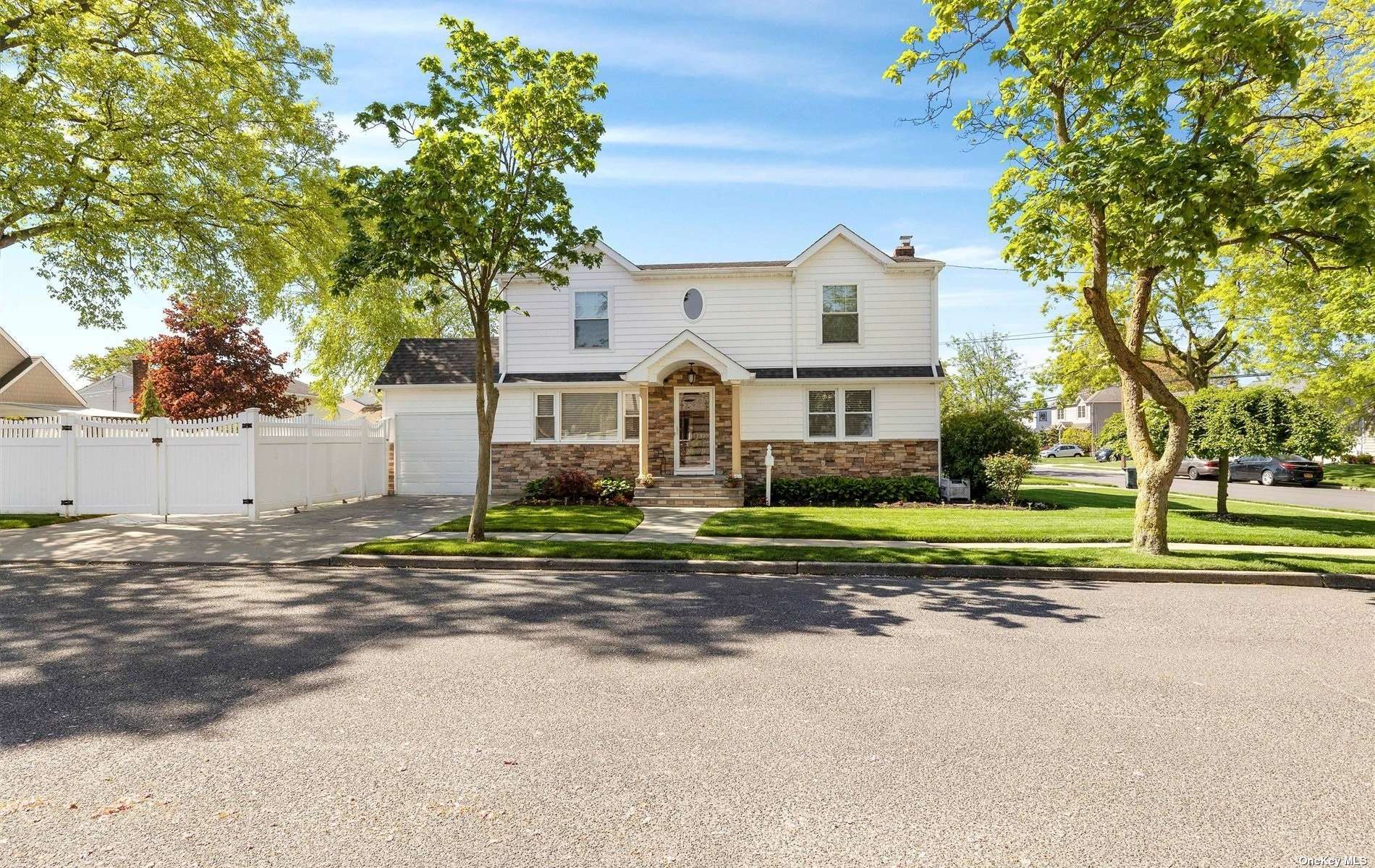 Listing in Wantagh, NY