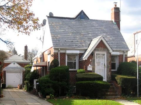 Beautiful Cape With A Slate Tile Roof.  Huge Cathedral Ceiling Living Room.  Great Location & Close To All !!!