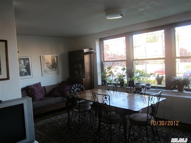 Spacious Apt. With Lots Of Closets. Excellent Amenities,  Playground,  Picnic Area,  And Community Activities.