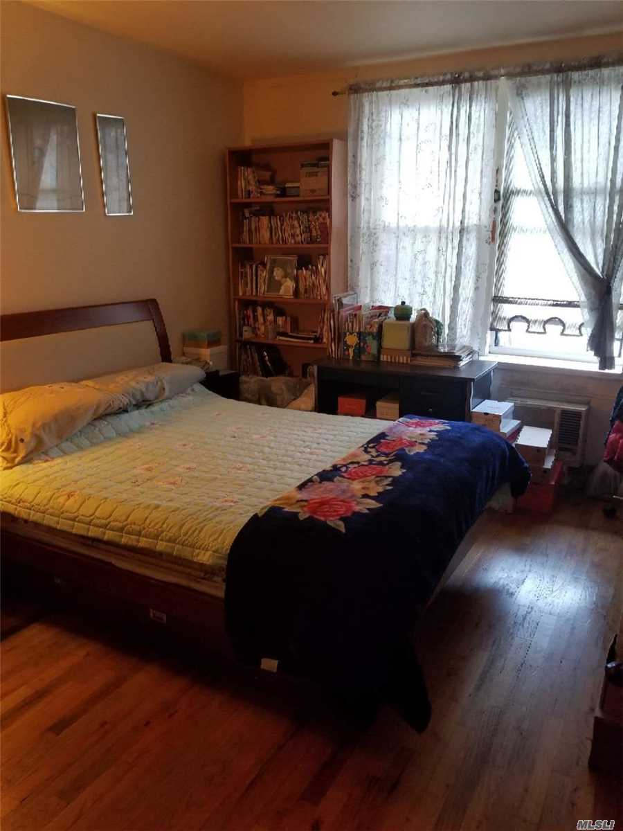 Top Floor Jr4 Apt (Can Be Used As 2Brs), Maintenance Fee $905/M Including Gas, Heat And Water. Electricity Is Excluded, Minutes To Bus/Subway/Queens Center Mall.