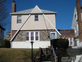 Spacious Bayside Hills Tudor Colonial, Near To All.