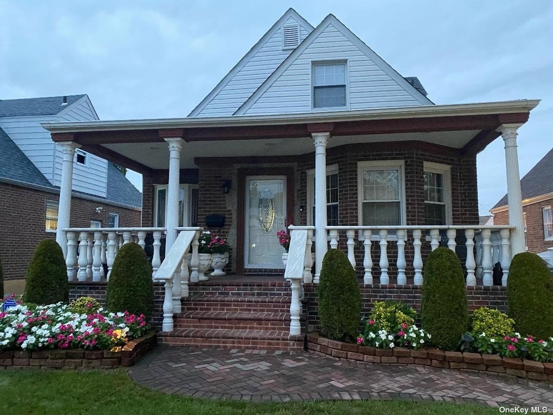 Listing in Cambria Heights, NY