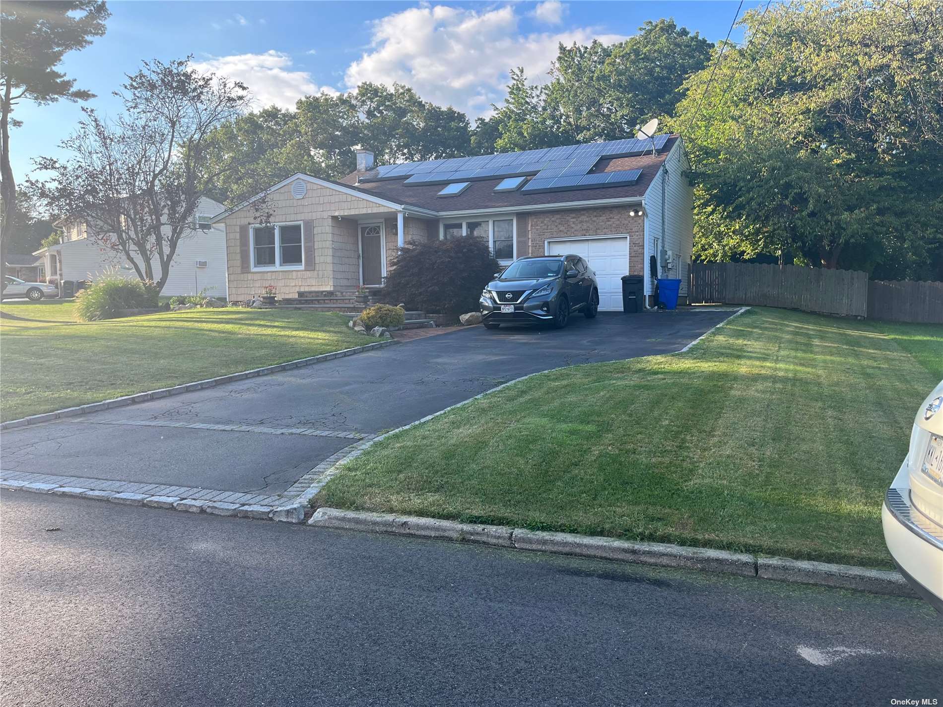 Single Family in Hauppauge - Joyce  Suffolk, NY 11788