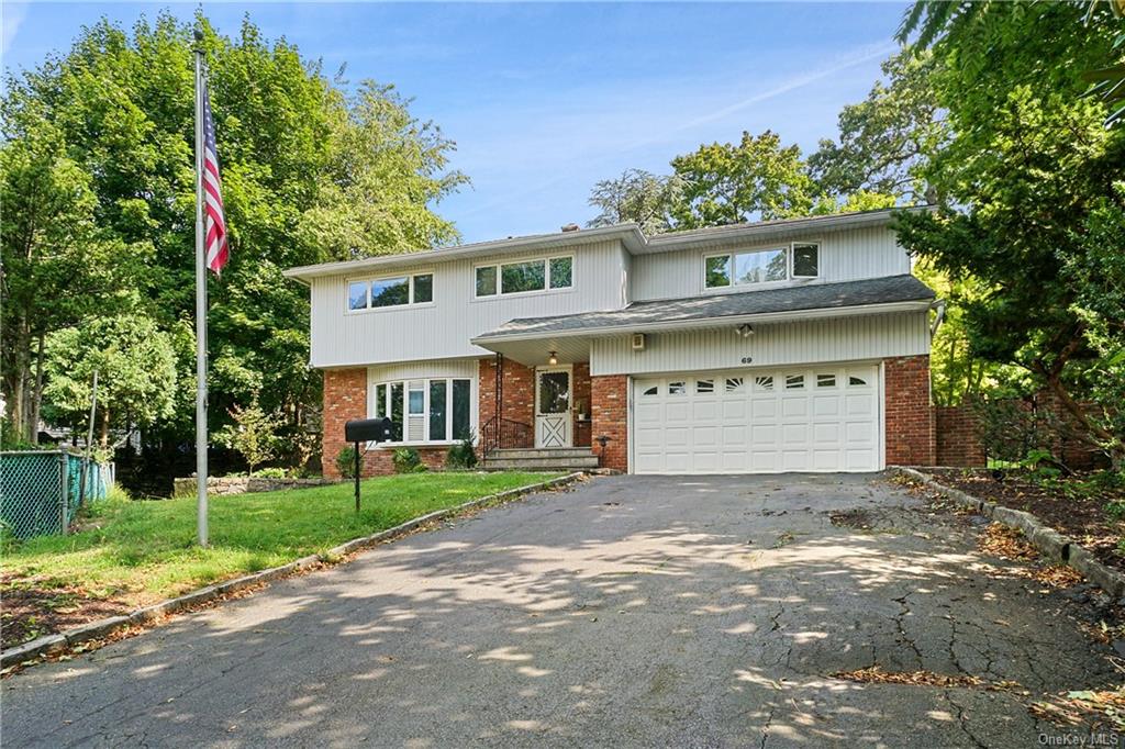 Single Family in Greenburgh - Price  Westchester, NY 10522