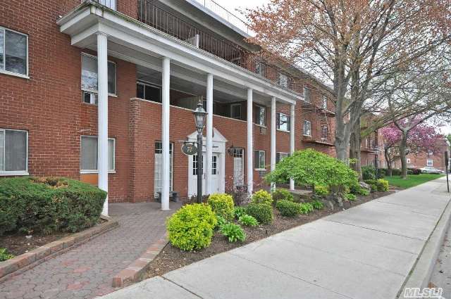 Lg 2 Br,  2Bth In Great Bldg.  Lg Rooms. Lots Of Closets, Laundry Rm On Floor.