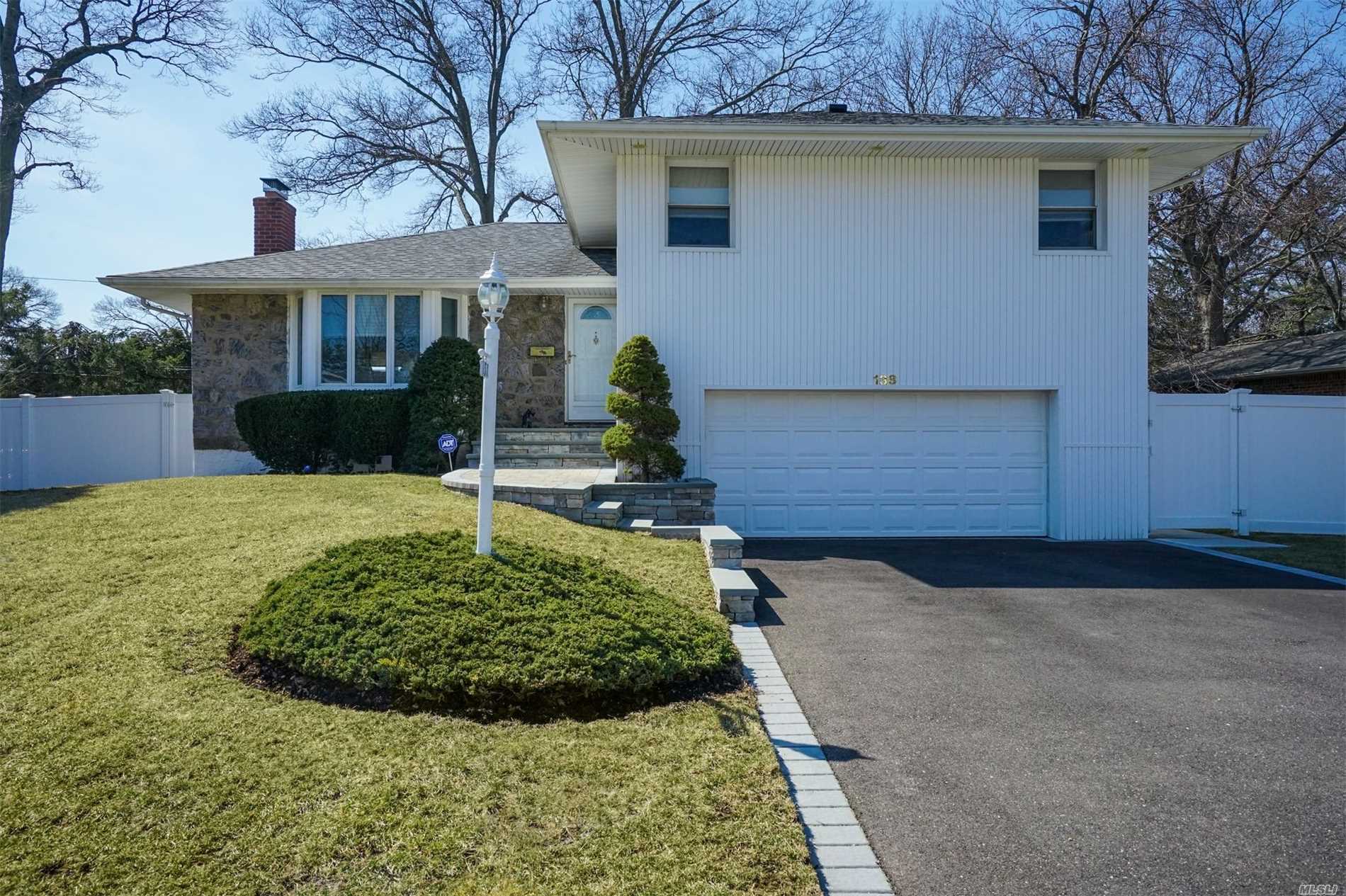 Diamond Birchwood split in the Heart of East Birchwood! This home is completely updated and ready for a buyer who wants to just move right in!! Spectacular 5 year old custom kitchen with radiant heat! Pavers & deck 1 years old, Roof only 5 years old, All baths are updated! Radiant heat in kitchen, family bath & entry hall. IGS, CAC, Wood Burning fireplace in den, den carpet only 1 years old! Too much to list! Must See! Gas in street! available for conversion!