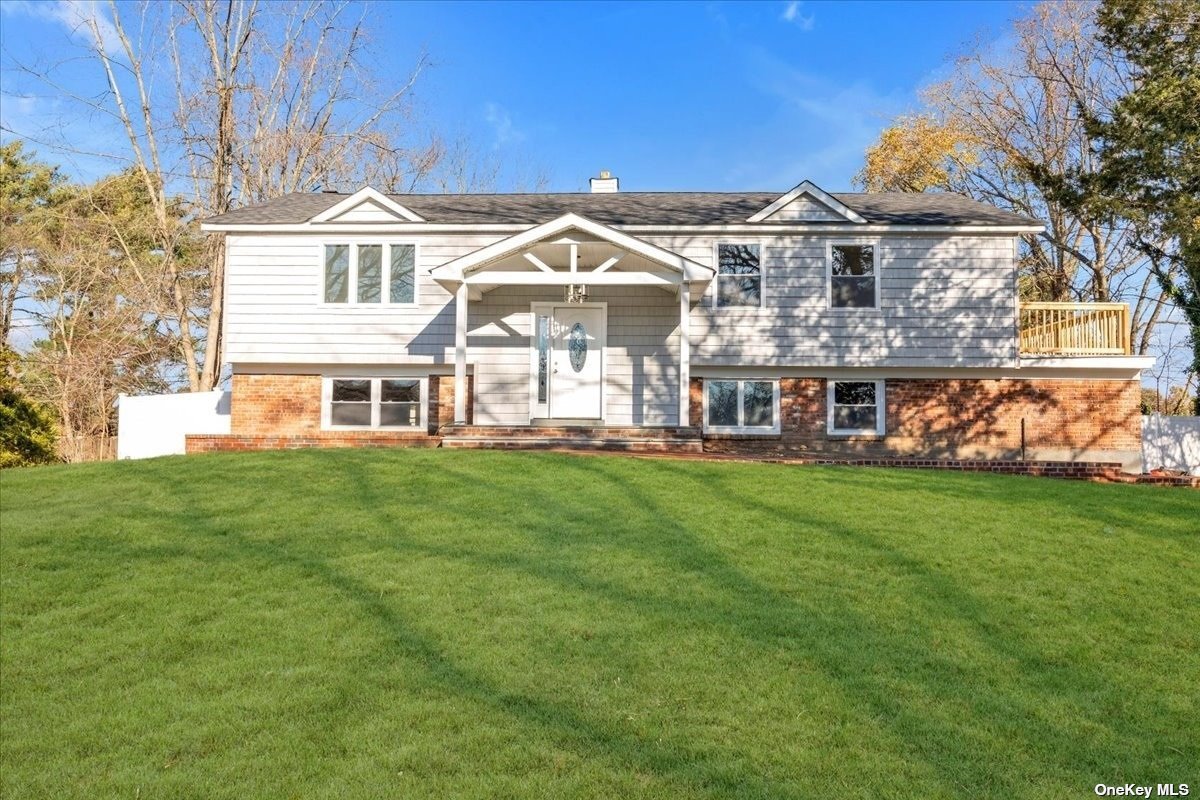 Single Family in Stony Brook - Malvern  Suffolk, NY 11790