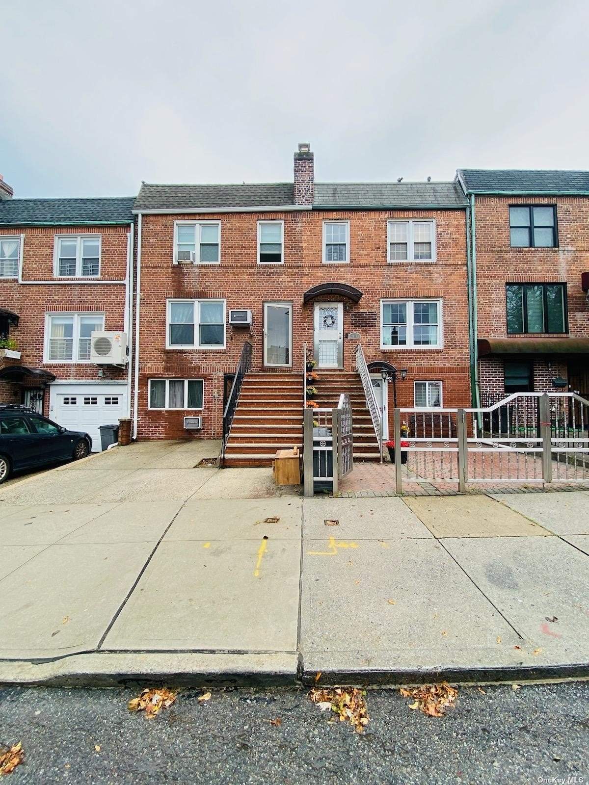 Single Family in Long Island City - 47th  Queens, NY 11105