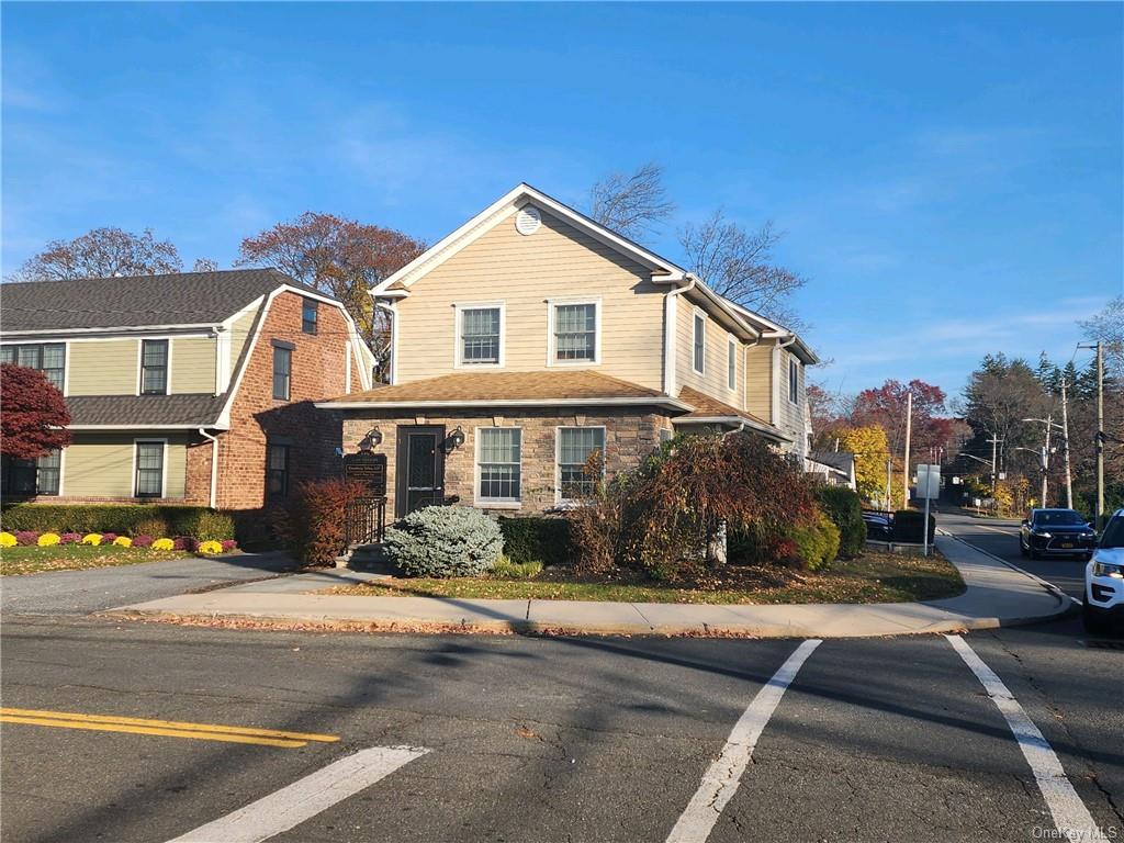 Commercial Lease in Clarkstown - Maple  Rockland, NY 10956