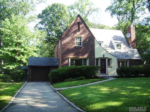 This Magnificent And Charming Colonial Is In The Heart Of Great Neck. Conviently Located Close To Town, Shopping And Lirr. This Lovely Home S Complete With 4Brms,3 Full Bths, Renovated Kitchen,Family Rm, Lr,& Dr Large Enough To Suit Any Family Gathering.