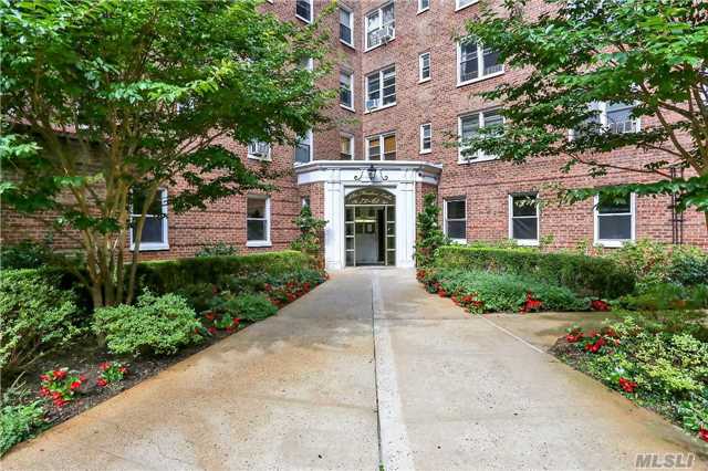 Well Maintained Updated 1 Bedroom In Convenient Well Managed Building. Parking Available Via Wait List. Storage Available.There Is A Doorman, Live In Super And Court Yard. Maintenance Includes The $78.77 Star Rebate And Is $632.77 After Star.