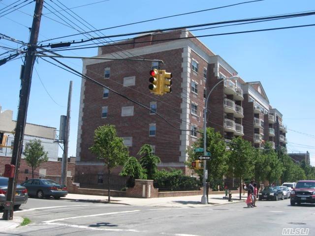 Beautiful One Br Apartment Penthouse With Terrace Bbq. One Block To Roosevelt Ave And All Expressways. Tax Abatement 15 Years More. New Building. Commercial Area And Residential Area.