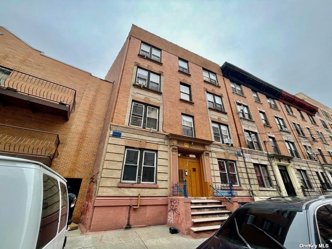 Commercial Sale in Bronx - 179th  Bronx, NY 10457
