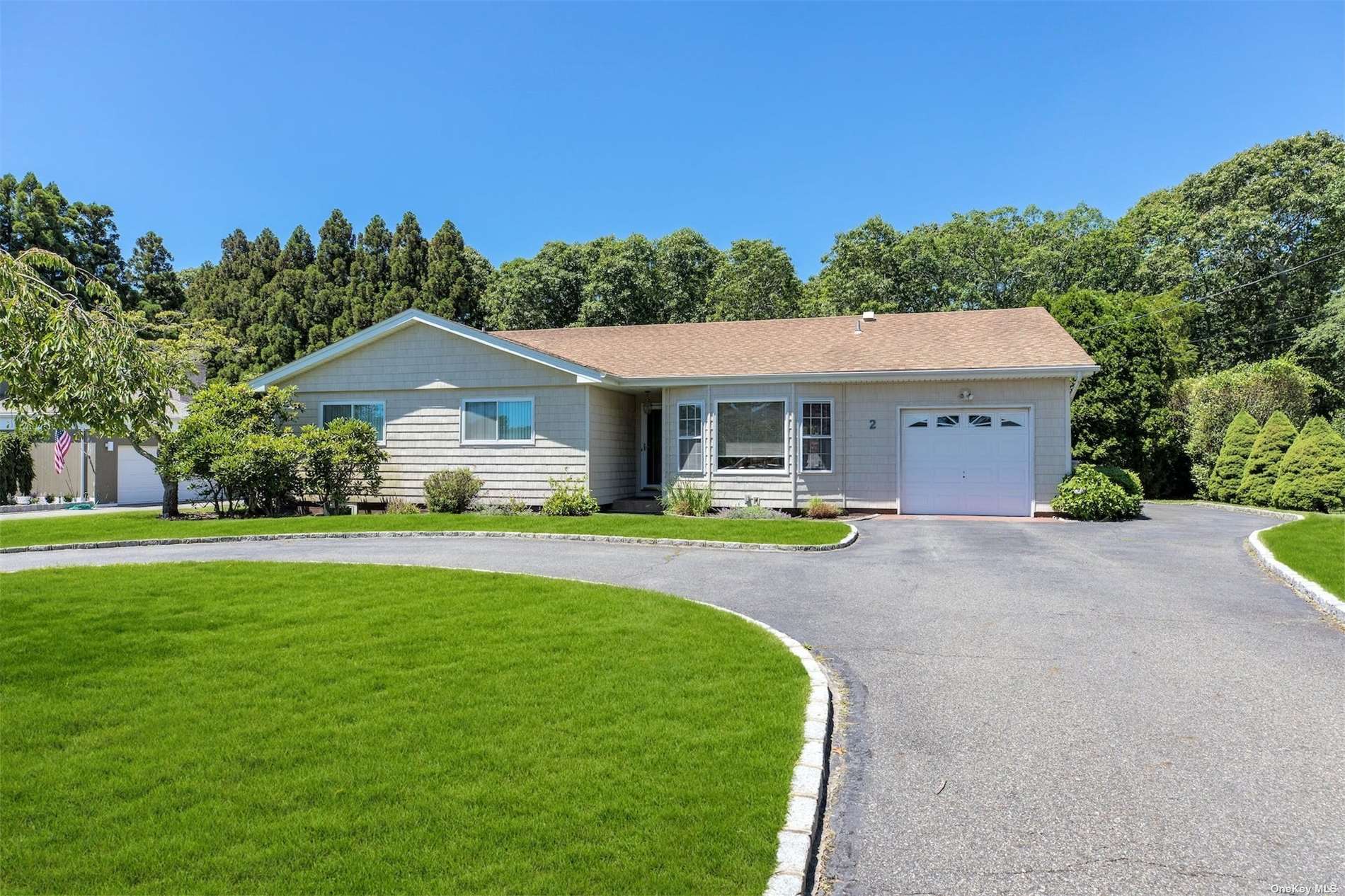 Single Family in East Quogue - Canvasback  Suffolk, NY 11942