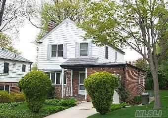 Mint Colonial With Room For Expansion.  Den Could Be 4th Bedroom.  Great Backyard.  Excellent Location.  A Must See!!!