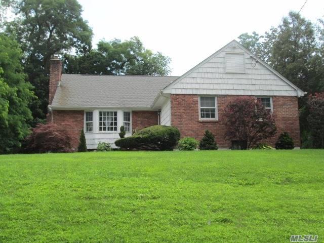 Renovated Sunny Exp-Ranch. This Home Has Large Living Room & Dining Room, 5 Bedrooms And 3.5 Updated Baths. Granite Eat-In Kitchen, Hardwood Floors. New Central Air Unit, Large Backyard, Conveniently Located Near Parks And School.