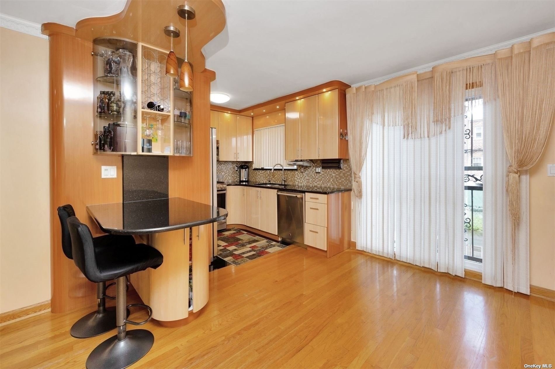 Single Family in Kew Garden Hills - 78th  Queens, NY 11367