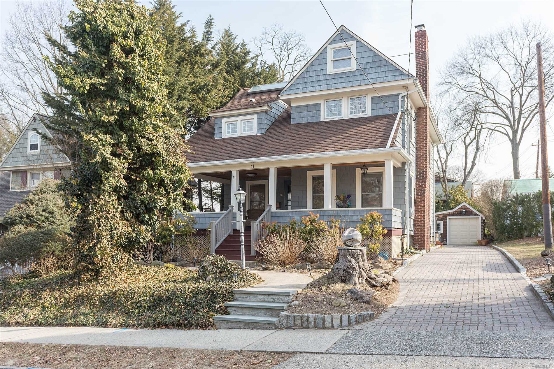 Perfection In The President&rsquo;s Section! Beautiful Arts & Crafts Front Porch Colonial On Premiere Street. Multiple Architectural Skylights Throughout Flood Home W Light. Flr W Fp, Fdr, Eik, 2 Sty Den W Bth & Loft. Mstr Ste W Dramatic Skylit Cathedral Ceiling, 2 Bdrs & Fb. Bright 3rd Fl Br. Basement W Office, Playrm, Laundry & Storage. Cac. Close To Town, Train & Waterfront.