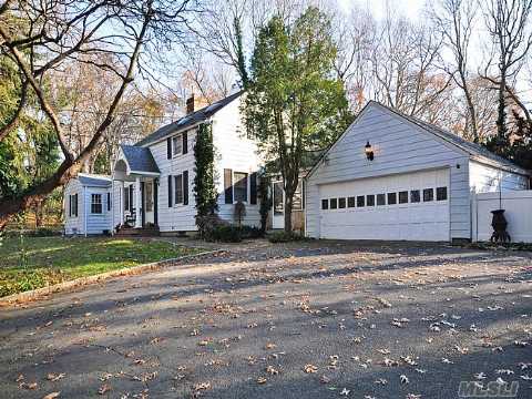 Privacy & Tranquility Abound In This Charming Country Home Nestled On Serene Acre In  Heart Of Syosset.Towering Trees,  Igp Pool, Deck & Patio For Summer Entertaining. Features Include Gourmet Kitchen With Adjoining Sunfilled Family Room,  Spacious Living Room With Fireplace,  And Formal Dining Room,  4 Bedrooms,  And 3.5 Baths,  Full Bsmt- Ose,  And 2 Car Garage.Just Reduced!!