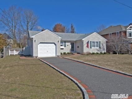 Adorable & Affordable South Of Montauk Ranch. This Custom Built Home Has Been Handed Down In The Same Family Since 1955 & Has Been Treated W/Loving Care Since 1955. Move Right Into This Immaculate Home In This Sought After Community.