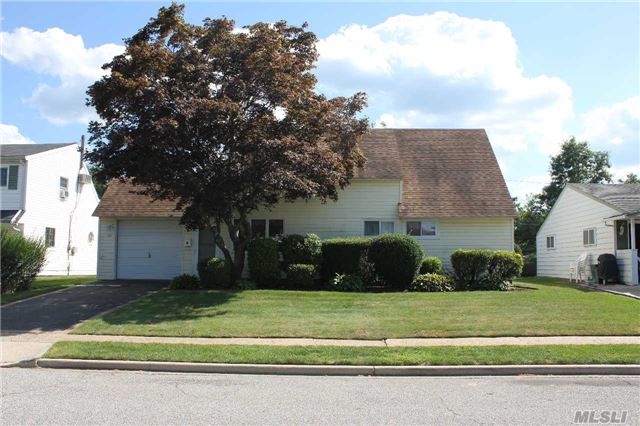 Desirable Levitt Ranch Located Mid Block, Just Needs Tlc. Eik/Dr With Dual Fireplace. Huge Family Rm W/Wood Burning Stove! Mostly Updated Windows, Newer Roof & Siding. Igs, 100 Amp Electric. 3 Bedrooms & Bonus Room.2 Full Baths, Above Ground Oil Tank. Private Fenced In Yard!