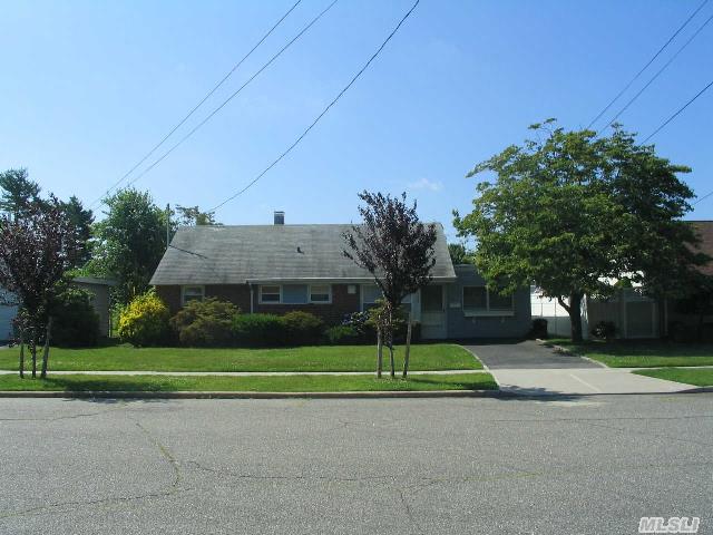 This Exp Ranch Features Kitchen/Dining Area,  Lr,  4Br,  Den W/Sliders To Rear Yard. Above Ground Oil Tank.