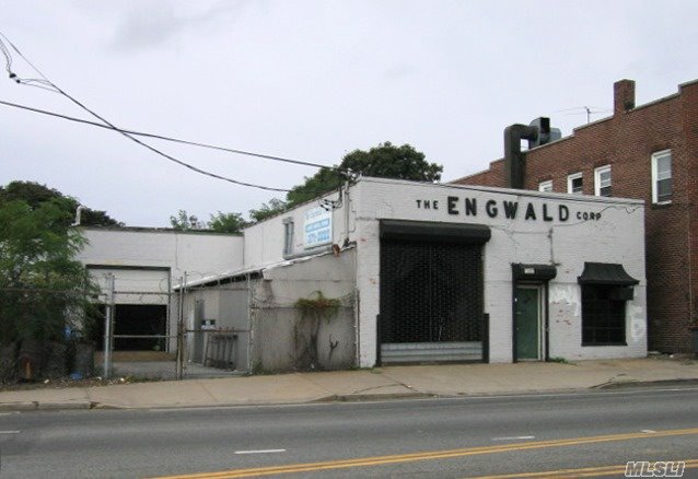 3860+/-Sf Industrial Building Certified For Spray Booth. Good For Light Manufacturing, Warehouse With 13' Ceilings, Office Space, 2 Bathrooms, 2 Overhead Doors, 200Amp 3 Phase Electric, And On-Site Parking. Queens/Nassau Border.