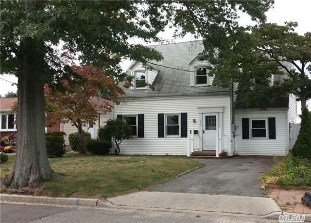 Fixer Upper, Needs Tlc. Cash Or Rehab Financing Only. As-Is, No Representation On C.O.'S Bring Flashlight. Partially Gutted, Ready For Renovations & Your Personal Touches. Great, Convenient Location In Bethpage Sd#21, What A Fantastic Rare Opportunity.