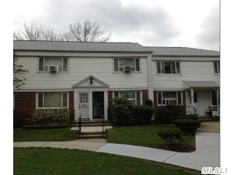 2 Bedroom Duplex With Patio In Bay Terrace Gardens. Quiet Courtyard.  Walk To Bay Terrace Shopping Center,  Library,  Elementary/Middle School,  Express Bus,  House Of Worship.