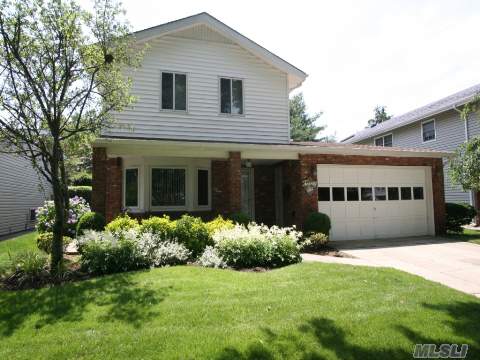 Mint Condition Splanch With New Kitchen And New Master Bath