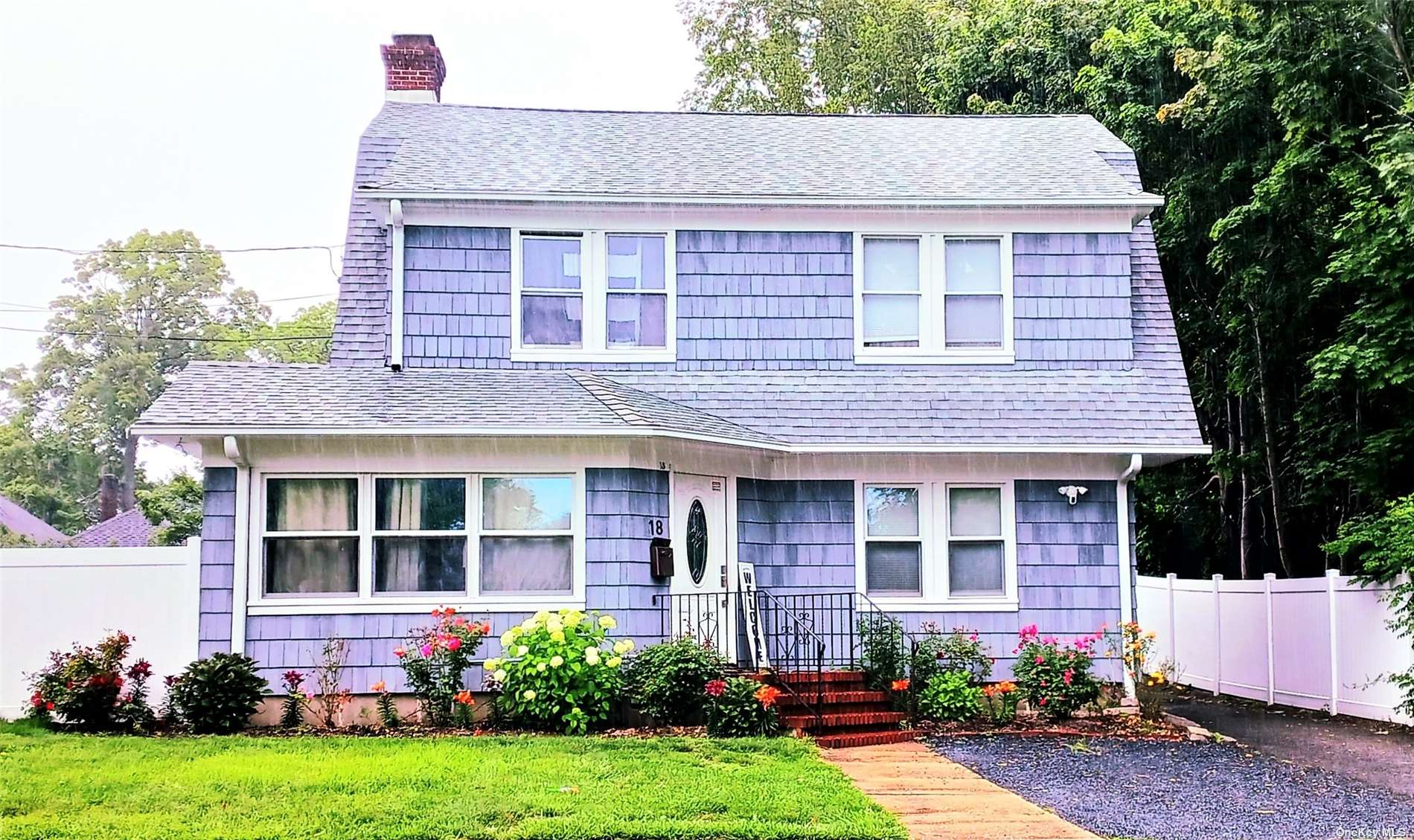 Single Family in Riverhead - Hallock  Suffolk, NY 11901