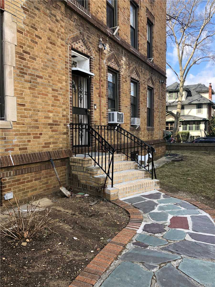 Lovely First Floor Unit With Private Entrance, Also Entrance From The First Floor Lobby. Lr Sunny Living Room, Dining Area Big Full Kitchen W/Tons Of Cabinets And Counter Space. Huge Master Bedroom , New Full Bathroom, 2 Add&rsquo;t Bedrooms. Hardwood Floor Thru Out. Rare Co-Op. North Rh Location