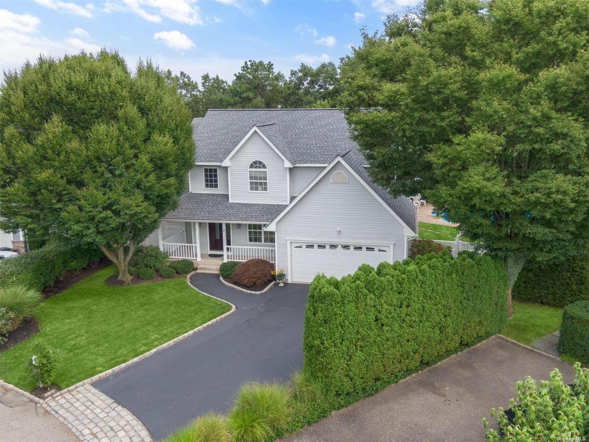 Single Family in Commack - Munsee  Suffolk, NY 11725