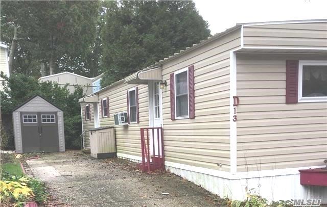55+ Community Conveniently Located To Everything! $626.00 Monthly - Includes Taxes Without Star, Lot Rent, Water, Snow Removal, Sewer, And Garbage Removal. One Bedroom With Eik, Living Room, Full Bath, Nice And Clean. Includes A Shed For Storage. Awesome Price For A Home! Cash Offers Only!