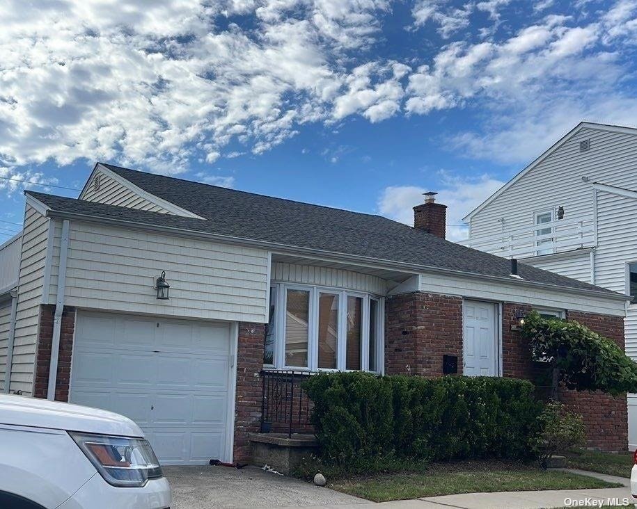 Single Family in Long Beach - Kirkwood  Nassau, NY 11561