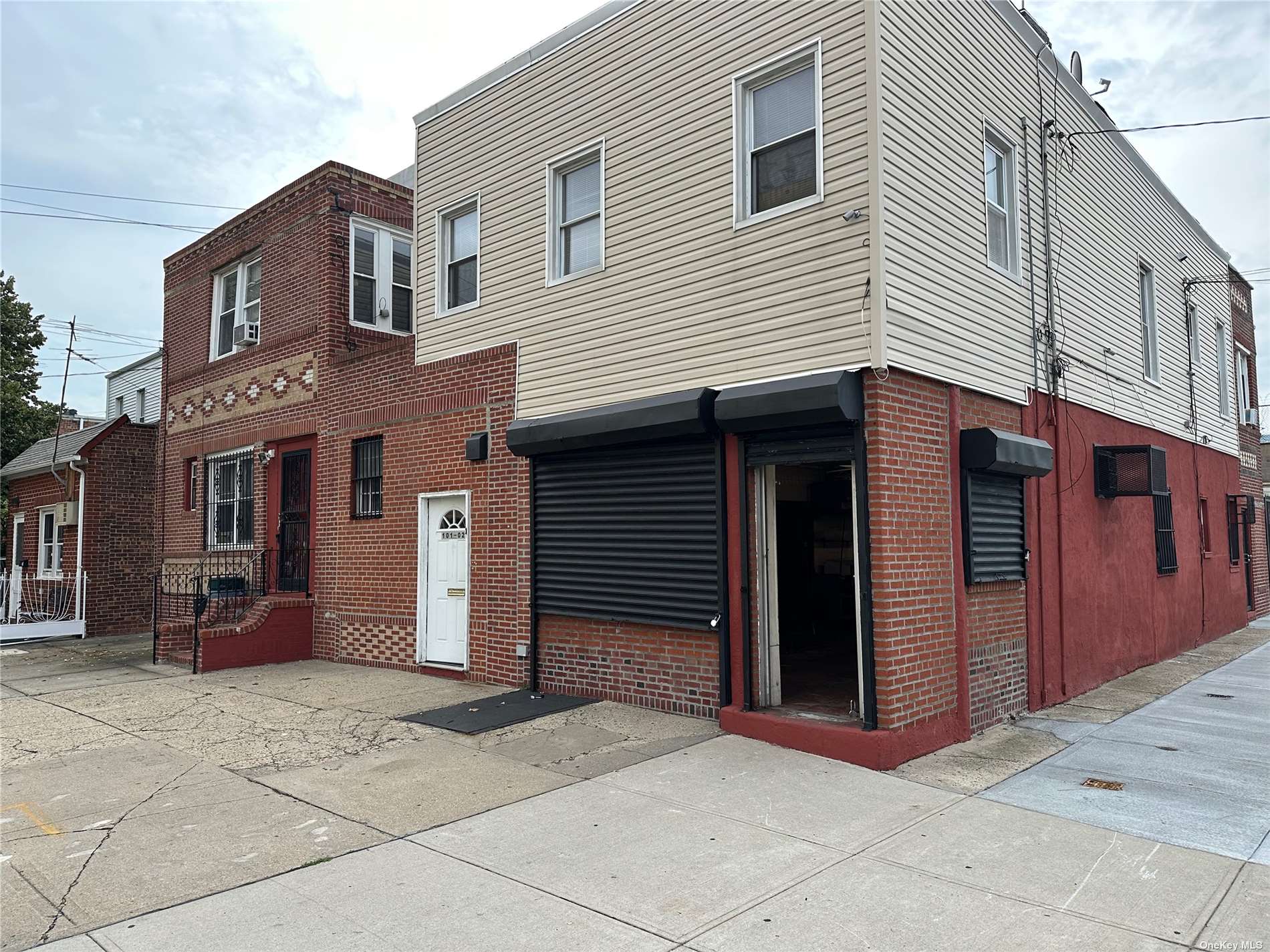 Commercial Lease in Ozone Park - 103rd Avenue  Queens, NY 11417
