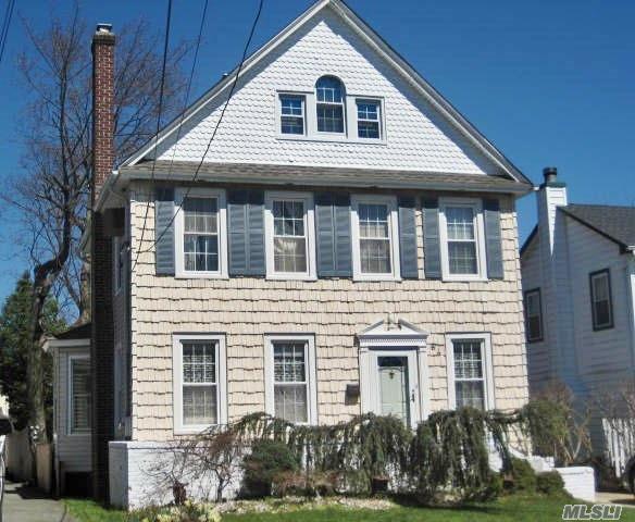 6 Bedroom Colonial In Sd#14. Deep Property, Hw Floors, Cac, Room To Expand, Close To All.