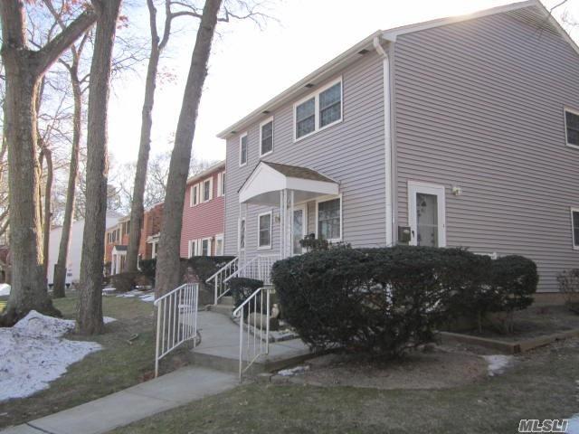 Pet Friendly Community, Small Dog & Cat Allowed, Large Sunny 1 Bedroom End Unit With Private Entrance. Large Living Room, Many Closets, Kitchen Pantry, Newer Windows, Washer & Dryer In Unit, Bbq Allowed, Close To Shopping & Parkways, Maintenance Includes Heat, Hot Water, Taxes, Snow Removal & Landscaping