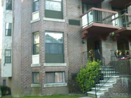 Spacious & Sunny 3Br Corner Apt With 2 Full Baths, Eat In Kitchen, Fdr, Washer & Dryer In Apt, & Lots Of Storage! Prime Location Near Shops & Transportation!