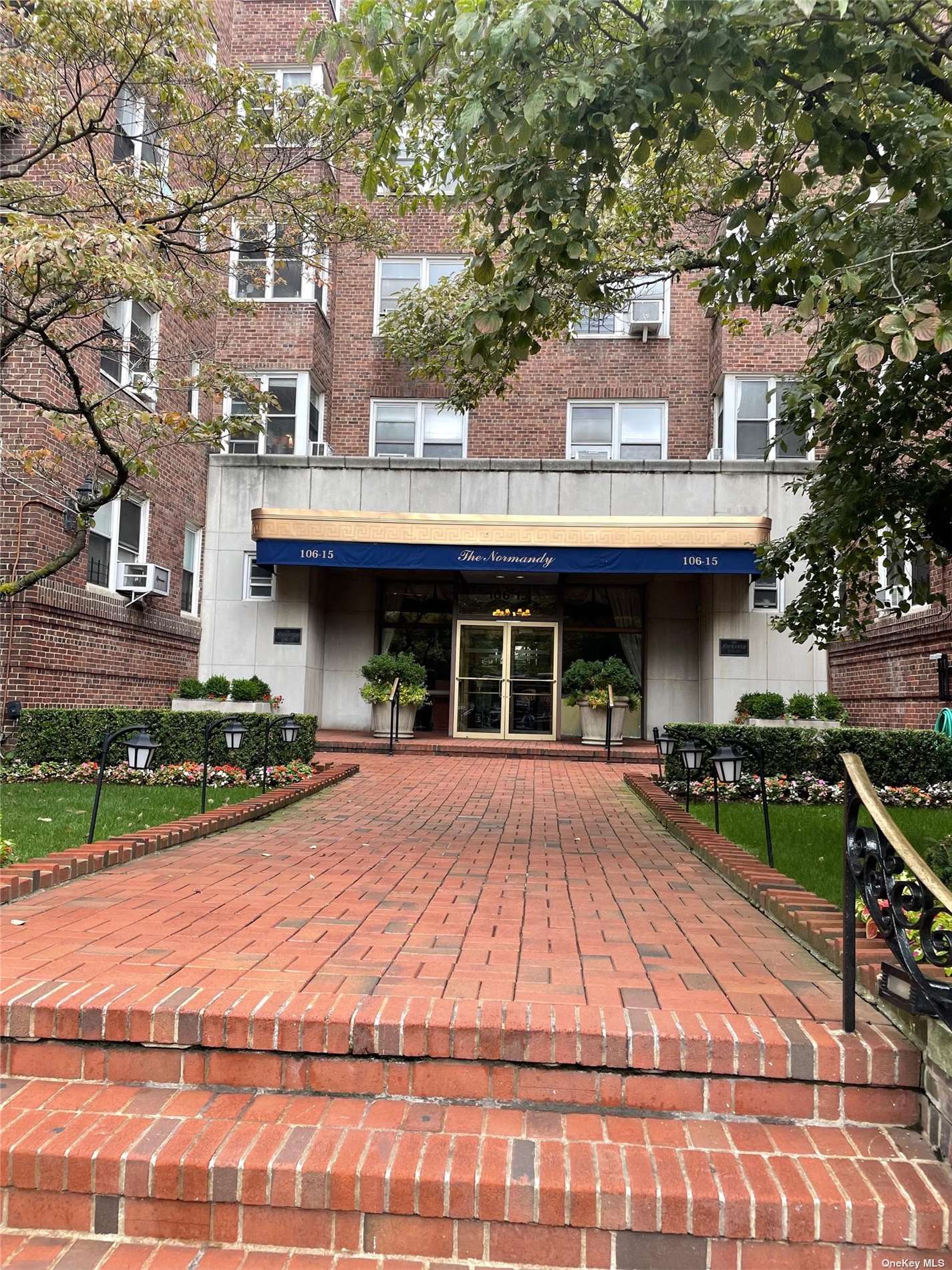 Commercial Sale in Forest Hills - Queens Blvd.  Queens, NY 11375