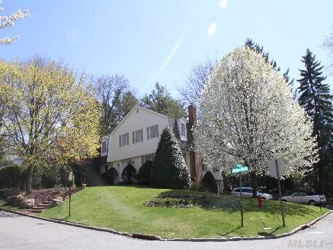 Fabulous Center Hall Colonial In Monfort Hills! A Few Short Blocks To Port Wash. Train (36 Min.To Nyc). Stately Lr With Fireplace, Formal Dr, Gourmet Eik With Fireplace. So Much More, A Must See!