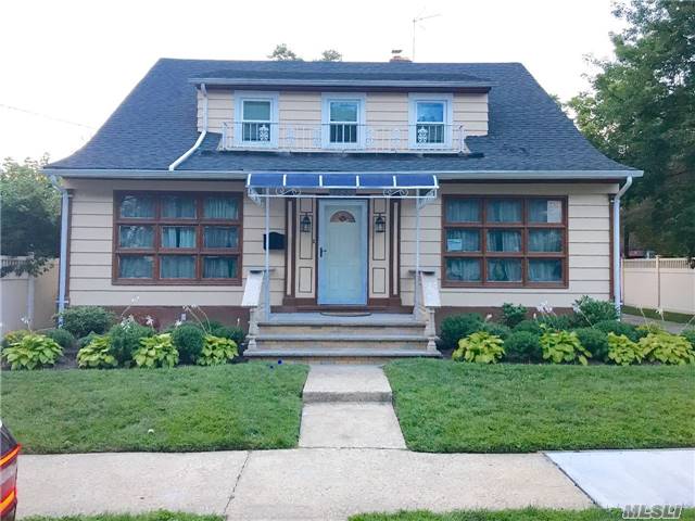 Location! Location! Location! Very Spacious 6 Bedroom Home In Historic Designated Addisleigh Park. Property Is Easily Accessible To Public Transit, Shopping Areas, Schools & Places Of Worship. This Home A Must See!