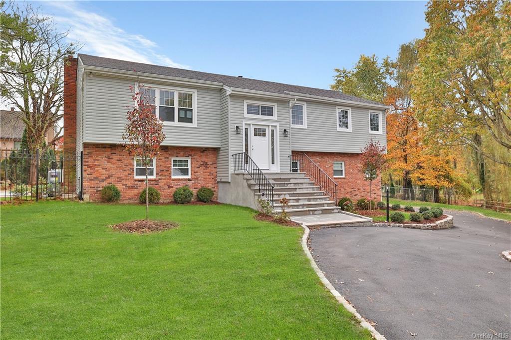 Single Family in New Rochelle - Pondview  Westchester, NY 10804