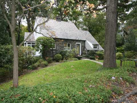 Plandome Manor Country Home On Private Treed 1/2 Acre.Fabulous Huge Country Kitchen/Dining Room W/Granite Counters,Viking Range.Large Lr W/Fpl,Hw Floors,Dentil Moldings & Screened Porch.Fam Rm/Br W/Full Bath.Master Br  + 2 Addit. Br's And 2 Baths.Amazing Lower Level W/10' Ceilings,Br,Bath,Fam Rm. W/Fpl,3 Car Gar. Near Lirr.Fabulous!Salem Elementary.