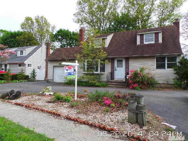 Expanded Westwood Cape In Quiet Area Close To Mall. 7 Rooms 4 Br 2 Bths Full Basement.Refinished H Wood Floors , Freshly Painted.New Windows