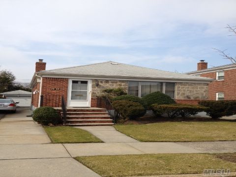 Best Block In Bayside Near Bay Terrace Shopping Center.Original Owner !!Very Clean And Need House.