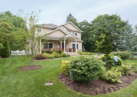 Luxury At Its Best! This 'Hamptons Style' Villa Offers You An Open Layout W/Oversized Grounds. Master Suite W/ Spa Like Bath & A Walkin Closet Suited For A Queen. No Expense Spared In Building This Custom Home. Call Today For An Appointment.